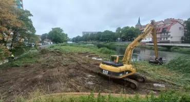 To koniec słynnej łachy na Parsęcie. Ruszyły długo wyczekiwane prace (foto)