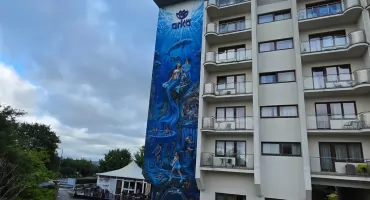 Ściana hotelu zamieniła się w podwodną opowieść. Efekt robi wrażenie [zdjęcia]