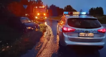 70-latek wjechał Volkswagenem do rowu. Miał niespełna dwa promile
