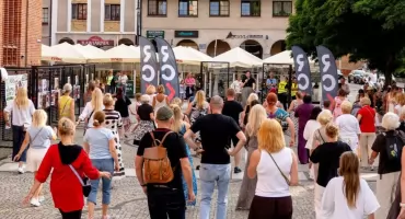 kolejna wakacyjna potańcówka. Country przy ratuszu