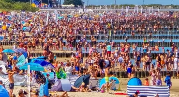 Plaże pełne turystów. Czeka nas słoneczny weekend [zdjęcia]