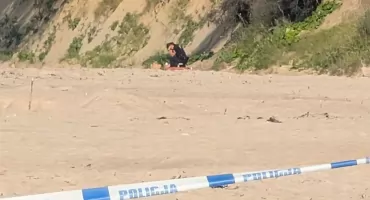 Niewybuchy na plaży w Kołobrzegu. Policja wygrodziła część terenu