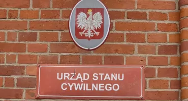 Małżeństwa jednopłciowe w kołobrzeskim magistracie? Radny zapytał, miasto odpowiada