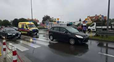 Rowerzysta potrącony przy moście. Na miejscu pracują służby