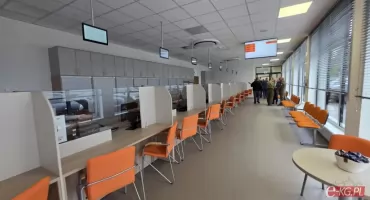 Koniec kolejek na schodach. Nowy Wydział Komunikacji w Kołobrzegu oficjalnie otwarty
