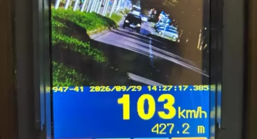 Szybka jazda skończyła się mandatem i utratą prawa jazdy