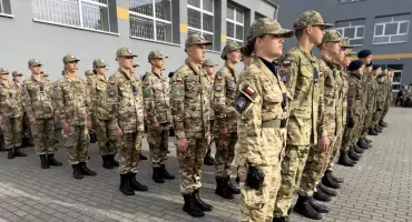 Święto Szkoły w „Rataju”. Pierwszoklasiści złożyli uroczyste ślubowanie
