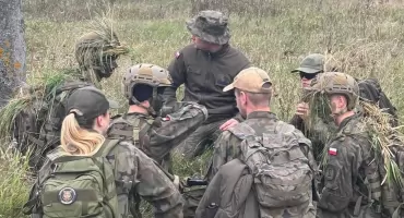 Pięć dni w jednostce wojskowej. Uczniowie „Rataja” rozpoczęli szkolenie