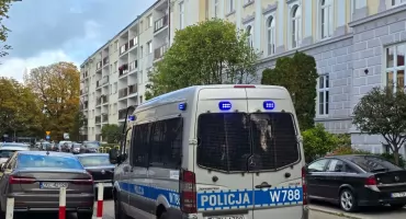 Jak długo policyjne patrole pozostaną przy szkołach?