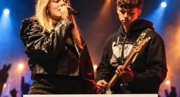Utwory zespołu The Neighbourhood w Adebarze
